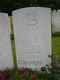 Etaples Military Cemetery - Barnes, Thomas