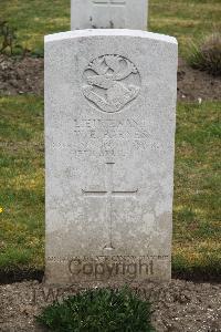 Etaples Military Cemetery - Barnes, William Edward