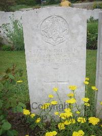 Etaples Military Cemetery - Barnett, William Fredrick