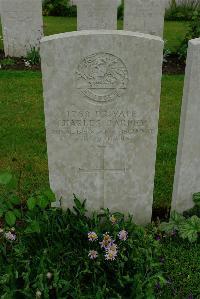 Etaples Military Cemetery - Barney, Charles