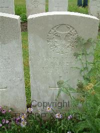 Etaples Military Cemetery - Barrett, A