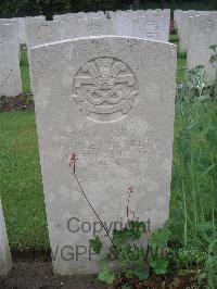 Etaples Military Cemetery - Barrett, Charles