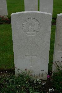 Etaples Military Cemetery - Barron, Charles