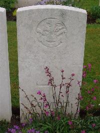 Etaples Military Cemetery - Barrow, S