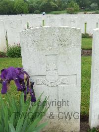 Etaples Military Cemetery - Barry, Dennis