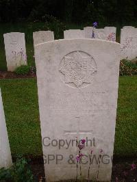 Etaples Military Cemetery - Bartel, Harvey Charles