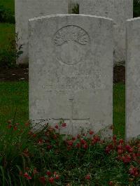 Etaples Military Cemetery - Bartlett, George