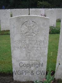 Etaples Military Cemetery - Bartlett, P B