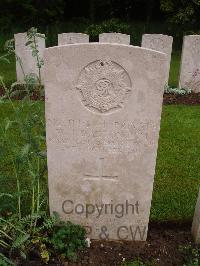 Etaples Military Cemetery - Barton, William Joseph