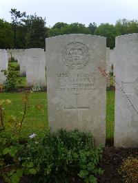 Etaples Military Cemetery - Bartram, R G