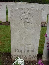 Etaples Military Cemetery - Bassett, A T