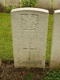 Etaples Military Cemetery - Bates, George