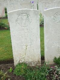 Etaples Military Cemetery - Batey, W