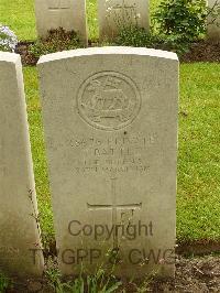 Etaples Military Cemetery - Battle, Thomas