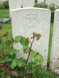 Etaples Military Cemetery - Battrick, Leopold James