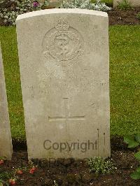 Etaples Military Cemetery - Baxter, D F