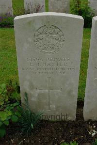 Etaples Military Cemetery - Baxter, Edward James