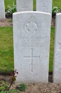 Etaples Military Cemetery - Bayes, A V