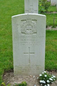 Etaples Military Cemetery - Baylis, A K