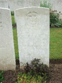 Etaples Military Cemetery - Bayliss, J E