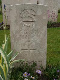 Etaples Military Cemetery - Bearham, G D