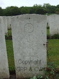 Etaples Military Cemetery - Beaumont, F