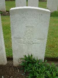 Etaples Military Cemetery - Beaumont, George