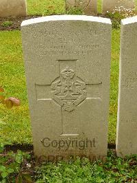 Etaples Military Cemetery - Beavis, C