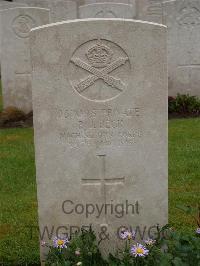 Etaples Military Cemetery - Beck, Percival James