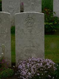 Etaples Military Cemetery - Beckley, Phillip