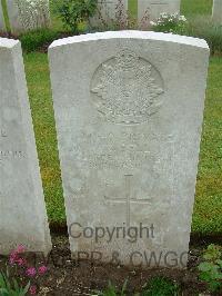 Etaples Military Cemetery - Bell, A