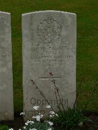 Etaples Military Cemetery - Bell, T