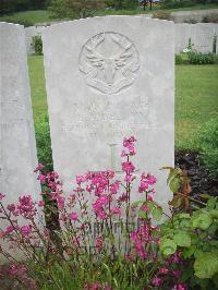 Etaples Military Cemetery - Bellow, Edward Albert