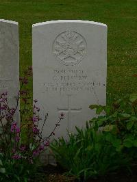 Etaples Military Cemetery - Belshaw, G