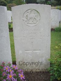 Etaples Military Cemetery - Bennett, Charles