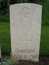 Etaples Military Cemetery - Bennett, Ernest Henry