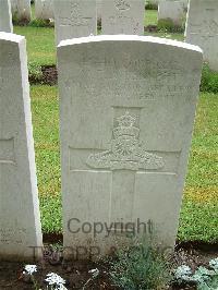 Etaples Military Cemetery - Bennett, Victor Thomas Albert