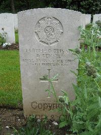 Etaples Military Cemetery - Bennie, D