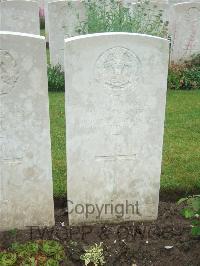 Etaples Military Cemetery - Bennie, W N