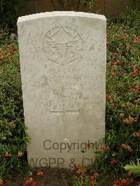 Etaples Military Cemetery - Bennitt, Harry Pynson