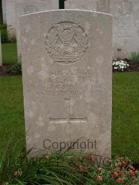 Etaples Military Cemetery - Bentley, James