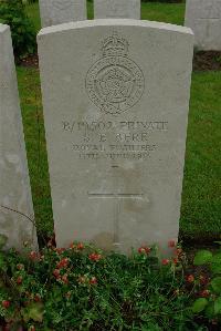 Etaples Military Cemetery - Bere, S E