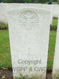 Etaples Military Cemetery - Berry, Wilfred