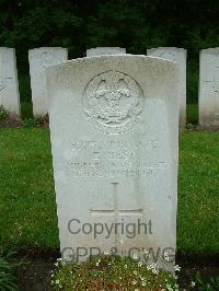 Etaples Military Cemetery - Best, E