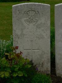 Etaples Military Cemetery - Biggs, W