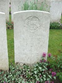 Etaples Military Cemetery - Billingham, Clarence