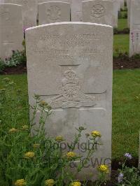 Etaples Military Cemetery - Bingham, W