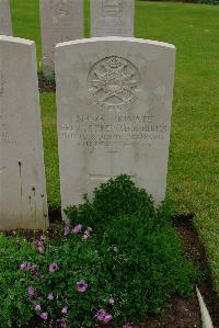 Etaples Military Cemetery - Birks, Felvus Fredrick