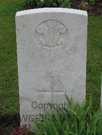 Etaples Military Cemetery - Birtles, A H