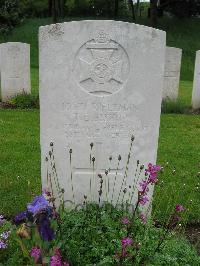 Etaples Military Cemetery - Bishop, Thomas Edmund